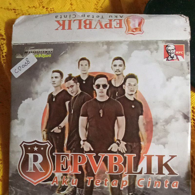 CD AUDIO REPUBLIK CD008