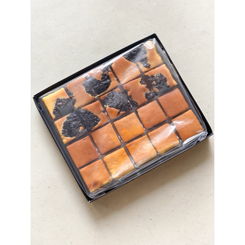 

Lapis Legit Mini Bites CNY Edition