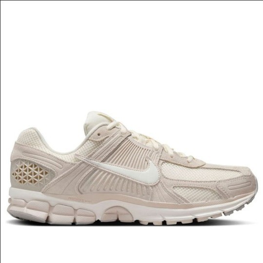 Sepatu Sneakers Wanita Nike Zoom Vomero 5 Light Orewood Brown Womens HF1553-100 ORIGINAL