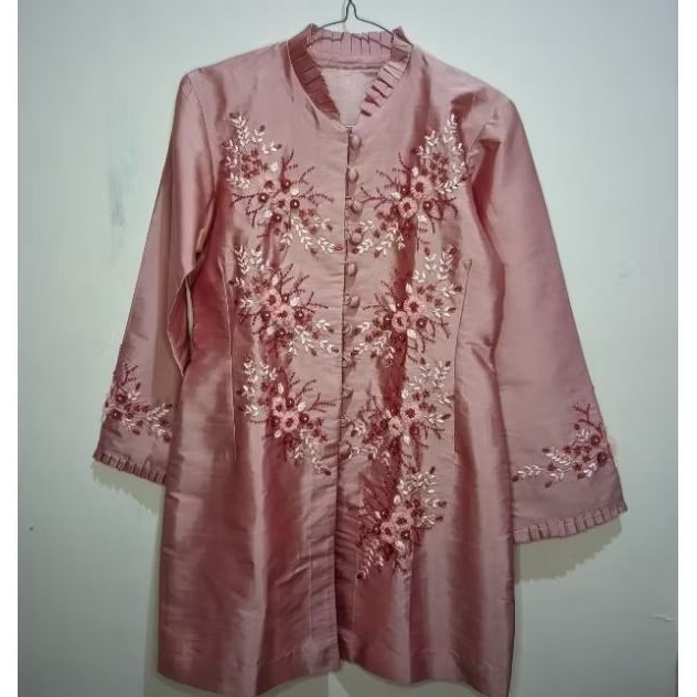 PRELOVED MEDAN { BAJU KONDANGAN/PESTA MOTIF BUNGA }