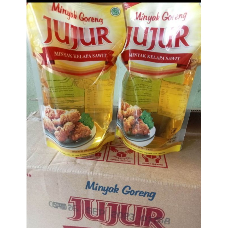 

paket 2 Minyak goreng kemasan pouch merek jujur /sari sawit 450ml 2 pcs