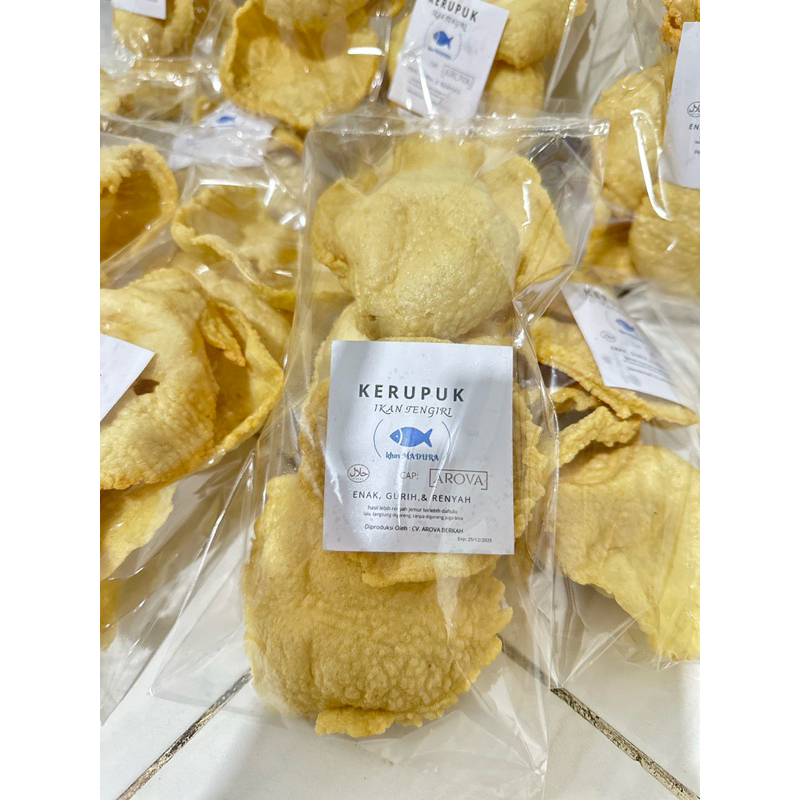 

krupuk tengiri khas madura merk AROVA || harga diatas 1 ball (isi 5 pac perball)