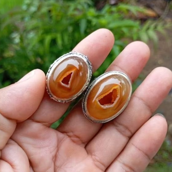 Natural cincin batu combong
