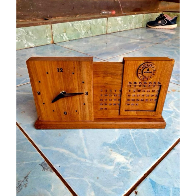 

Jam + Kalender / Jam Calender /Jam Kayu