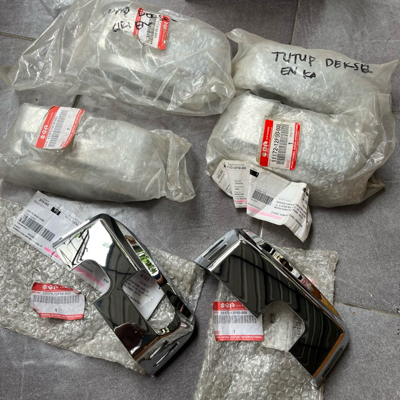 11172-12F50-000 11171-12F50-000  CAP COVER CYLINDER SILINDER HEAD DEKSEL SUZUKI THUNDER 125 ORIGINAL