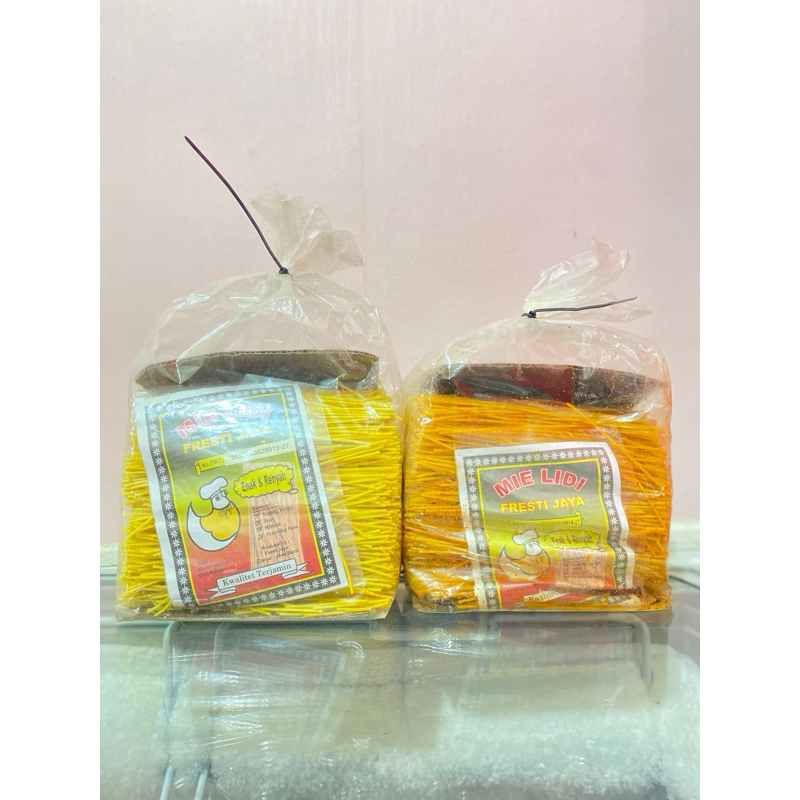 

Mie lidi Asin dan Pedas Asin 1 bal (1.2kg)