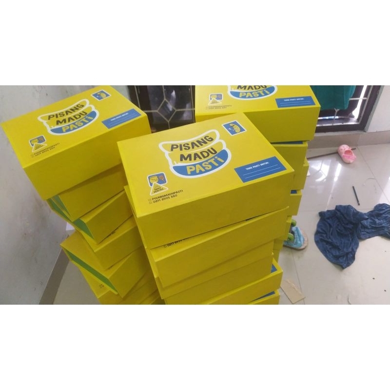 

Hardbox custom uk 27x22x5 magnet