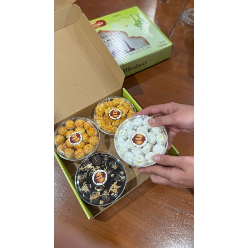 

Kue kering Kue lebaran ready stok. Renyah dan enak Fortune cookies