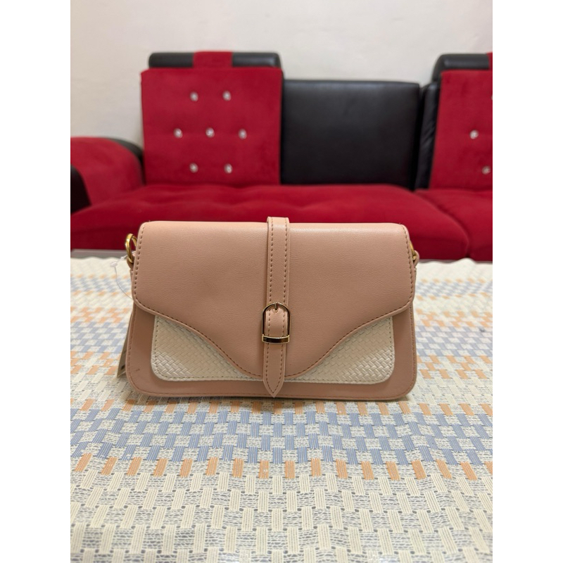 Tas Selempang Kulit Wanita Coklat