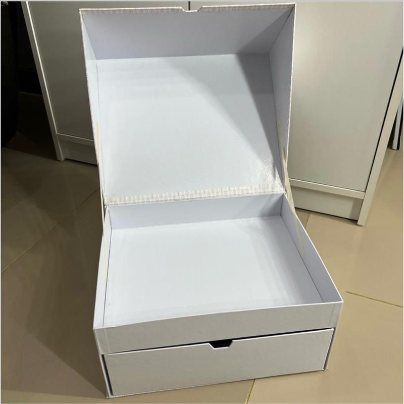 

Seradia PR Package Hampers Box / Kotak Kado