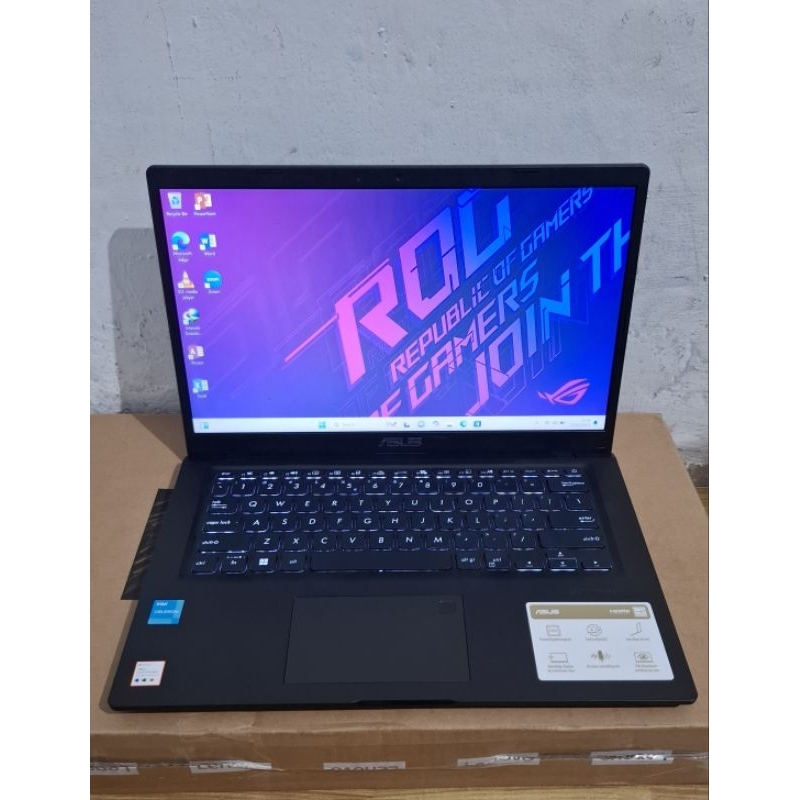 Laptop AsusVivobook A1400KALaptop  2024 
Intel N400 Ram 8 SSD 256 Mulus Like New
Keren Slim Kekinian