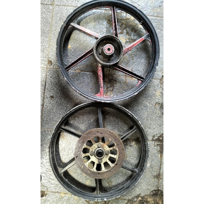 Velg pelek Suzuki satria 2tak V ROSSI lepasan
