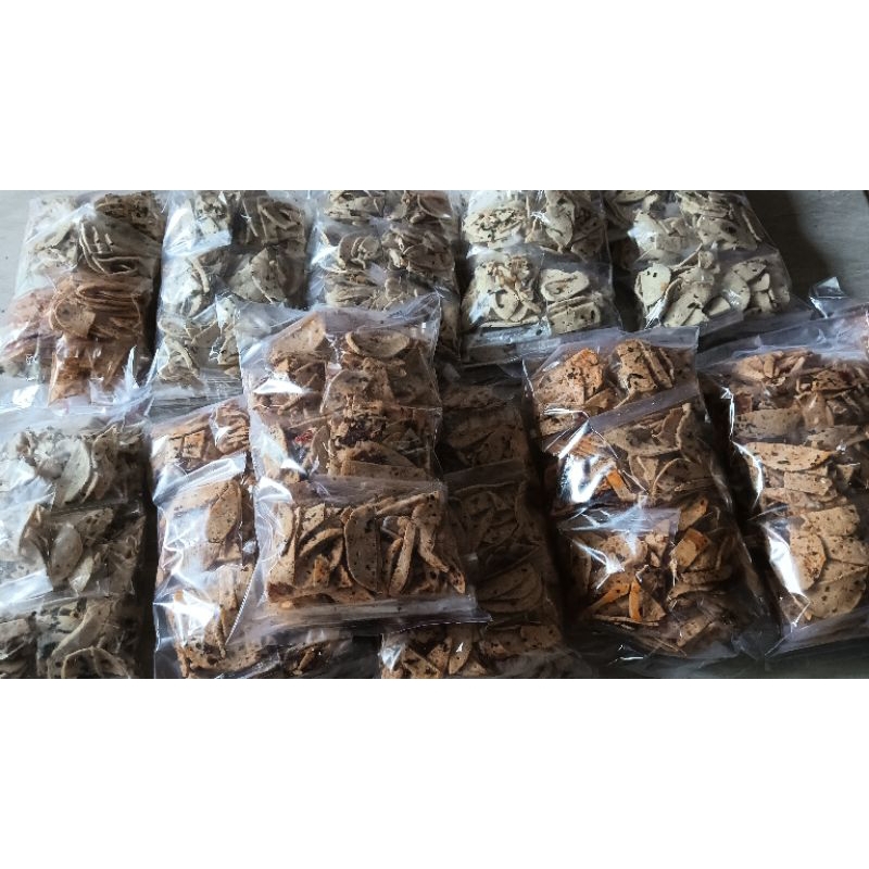 

basreng gurih dan pedas,1 pak isi 13 bungkus