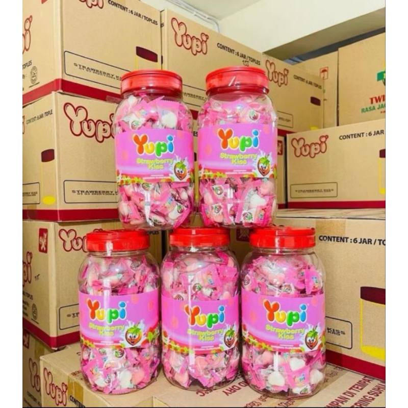 

Permen Yupi Toples Strawberry kiss jar 300 gr