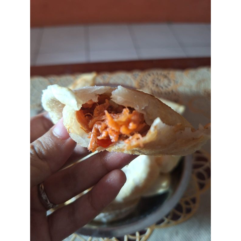 

Cireng isi ayam suwir anti alot