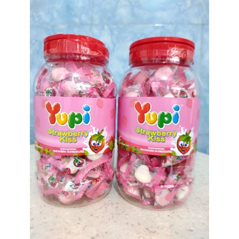 

Yupi toples strawberry