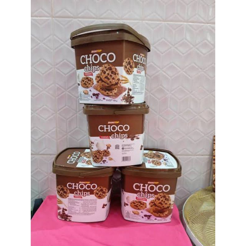 

Biskitop Choco Chips Cookies 320gr Biskuit Lebaran