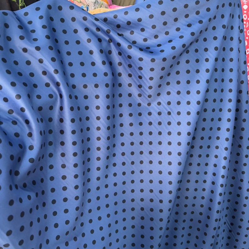 kain satin silk motif polkadot - kain satin silk premium - kain bahan silk premium - kain meteran - 