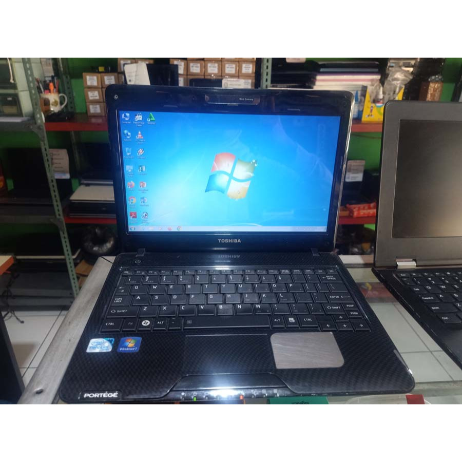 Laptop Toshiba Portege T110 / Genuine Intel U2700 / Ram 4 GB / HDD 250 GB / Windows 7 32 bit