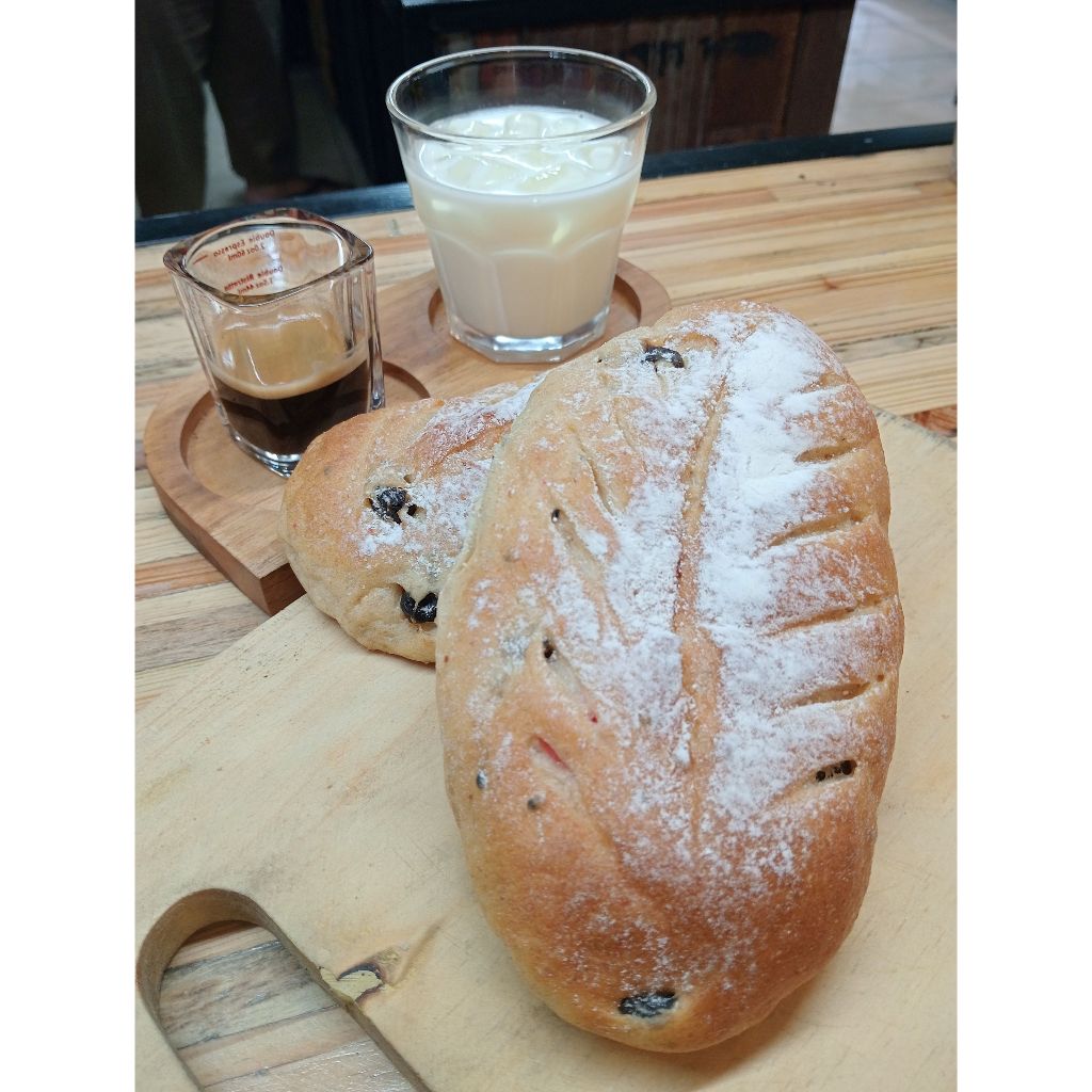 

Creamcheese Sourdough with cranberry and kismis Bread