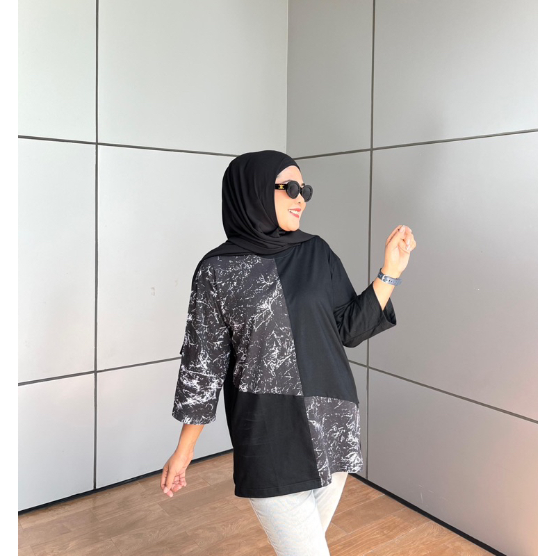 Blus kaos Hitam Motif Abstrak Lengan 7/8 / atasan kaos wanita / baju wanita oversize