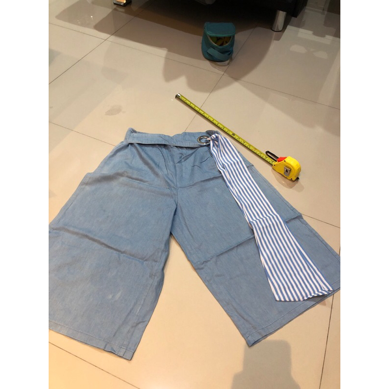 Celana Kulot Pendek  Denim Garis-Garis