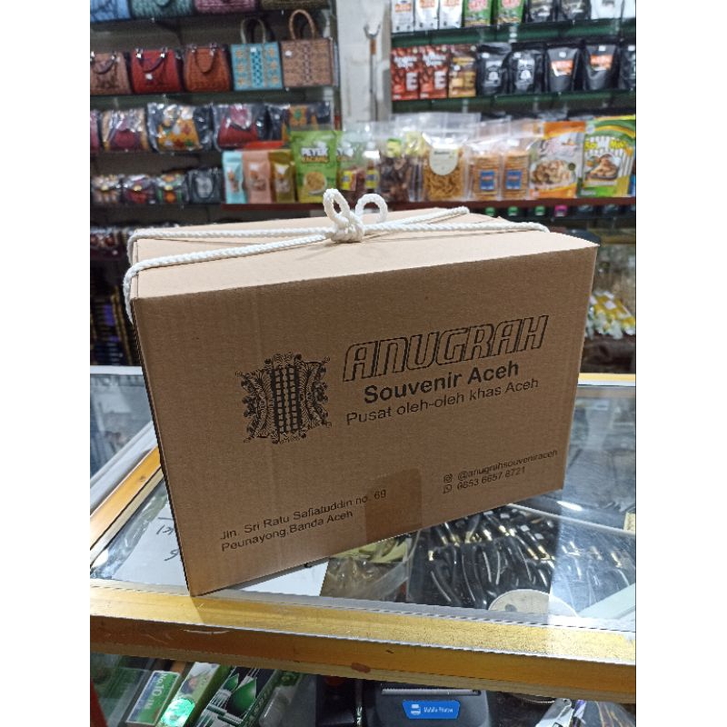 

Tambahan box Peking bertali tulisan oleh-oleh Aceh