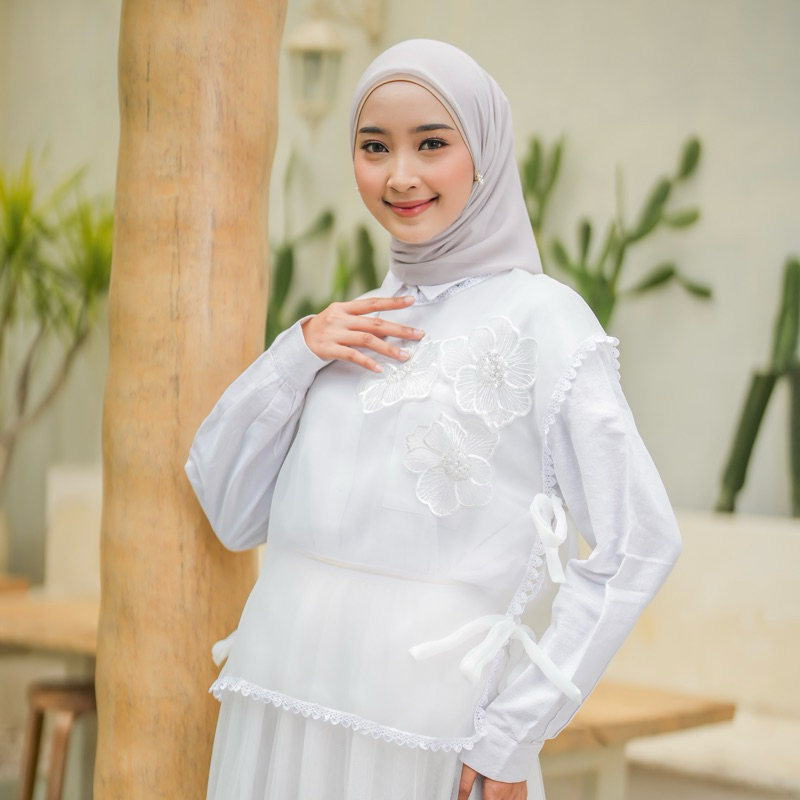 Delova Wardrobe - VEST ORGANZA Silky Premium Modern Outer Rompi Outerwear Pesta Kondangan Balon Yura Organza Top Vest Bunga 3d Wanita Atasan Outer Bunga 3D Rompi Tulle 3D Flower Vest Organza 3D