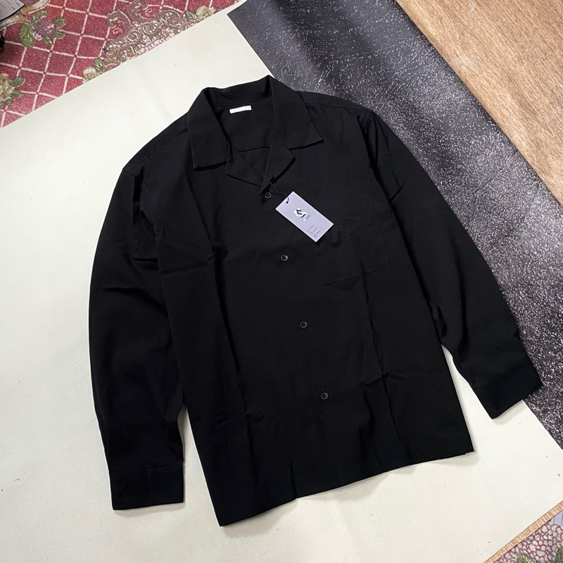 GU open collar hitam like New