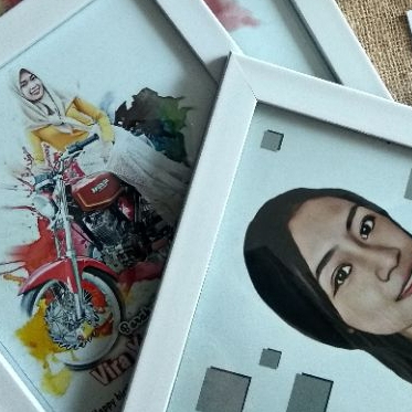 Jasa desain dan cetak foto bingkai, kado foto bingkai