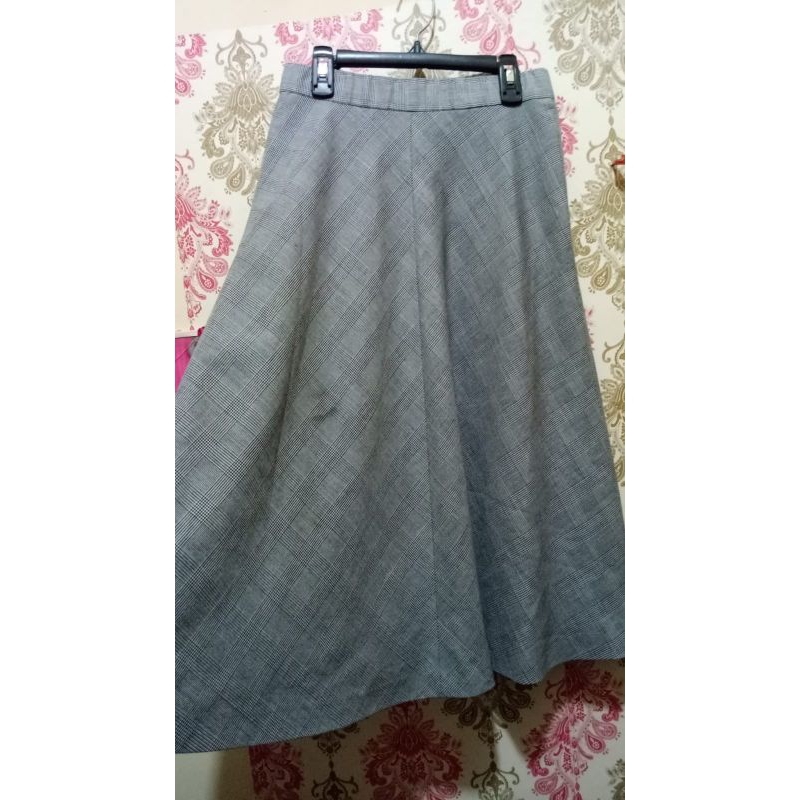 Preloved rok midi