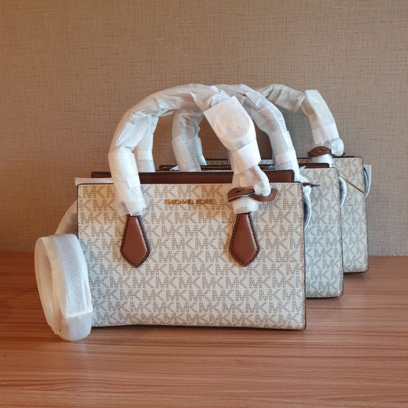 tas selempang wanita Signature mk Sheila Small Center Zip Satchel Vanilla