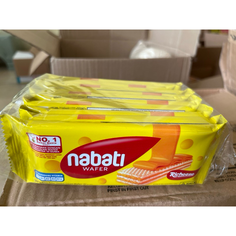 

Nabati wafer krim keju 15gr isi 10pc