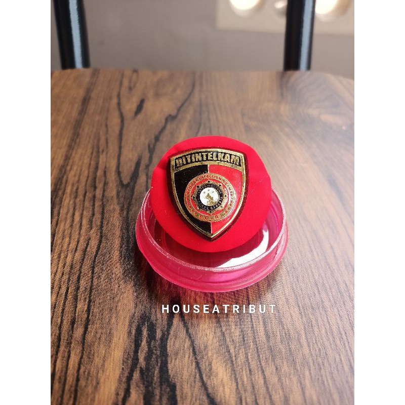 jual pin PDH Ditintelkam | jual pin dit intelkam sepuh emas lapis mika akrilik merah | pin pdh direk