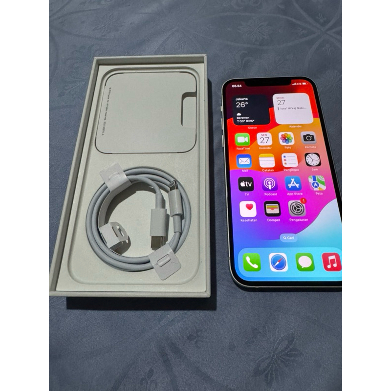Iphone 12 128gb warna White resmi