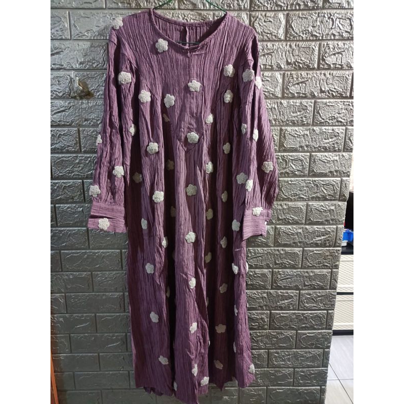 Midii Dress Pompom Serat Kayu Miudis