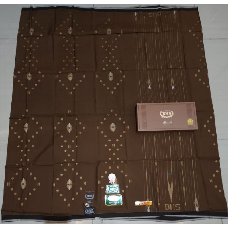 Sarung BHS Full Sutra 210 Motif SST Silver