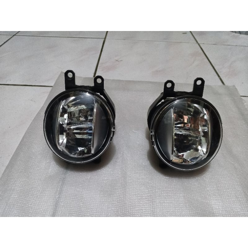 Foglamp LED innova reborn innova fortuner vrz yaris camry voxy original