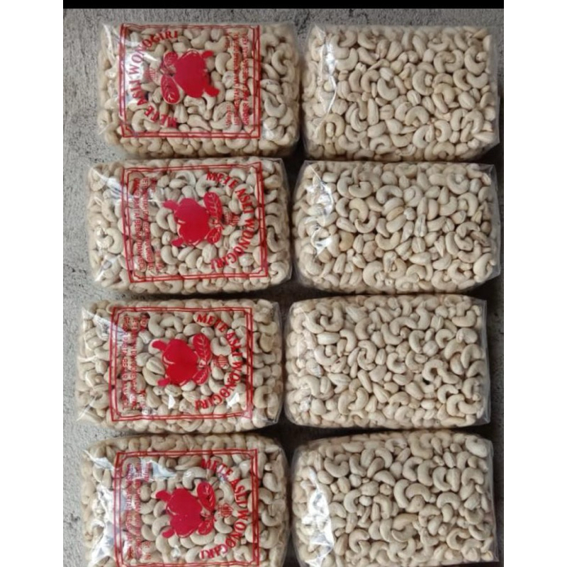 

Kacang Mede Mentah
