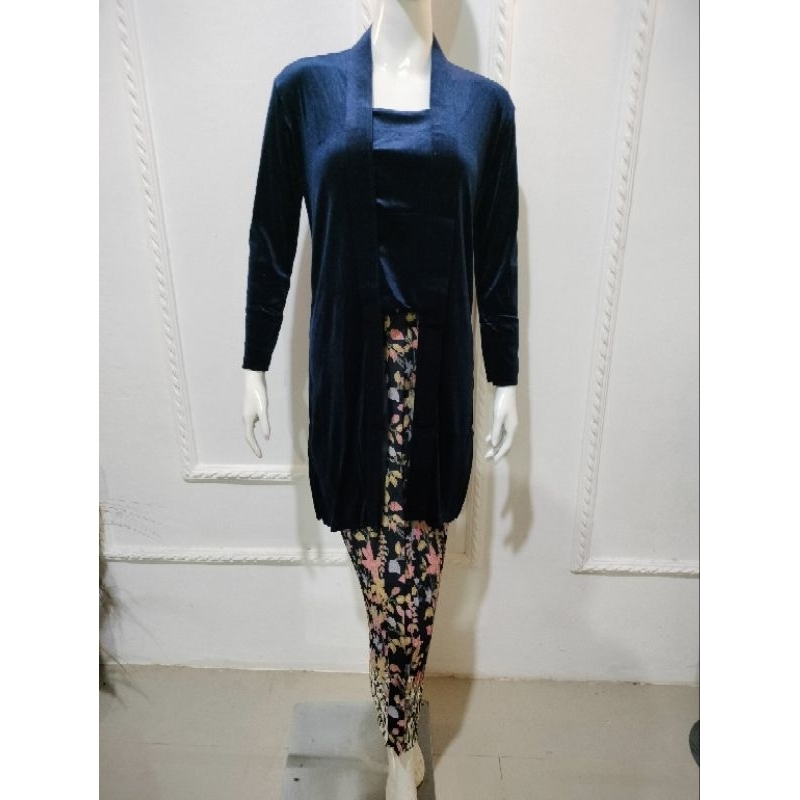 setelan kebaya kutubaru Tunik (kebaya +rok)