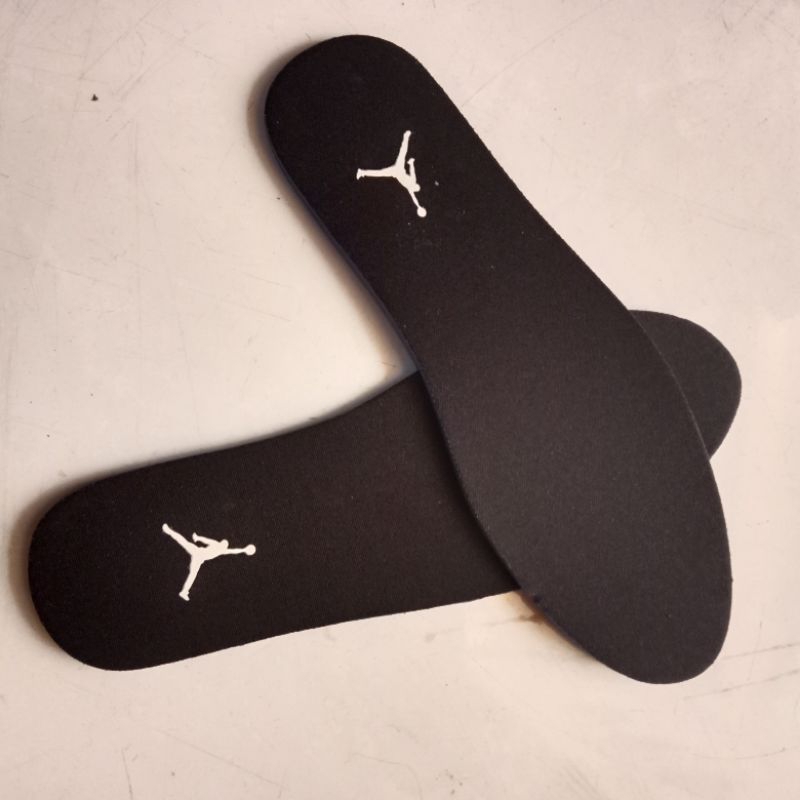 Alas sepatu empuk tebal