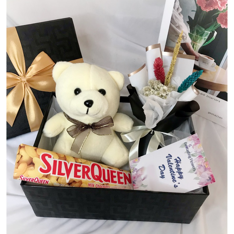 

Alana Box of love | valentine day | bunga palsu artificial flower | sadha florist | birthday gift | valentine gift