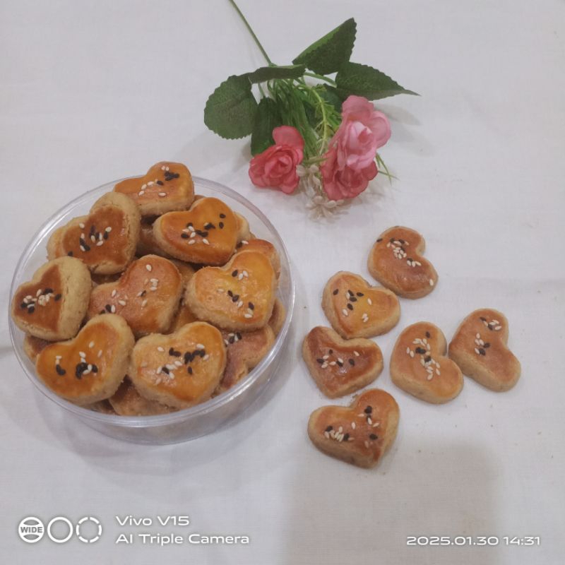 

Kue Kacang HomeMade Spesial Ukuran Toples 250gr