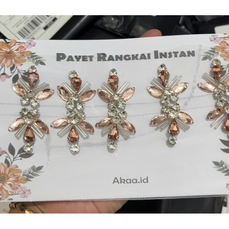 payet hiasan dada kancing baju