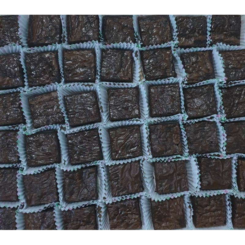 

SHINY CRUST FUDGY BROWNIES - CHOCOLATE.