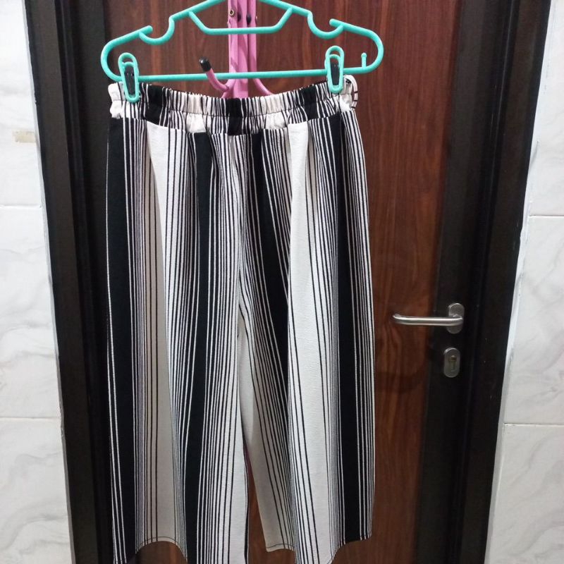 Preloved - Kulot Simplicity