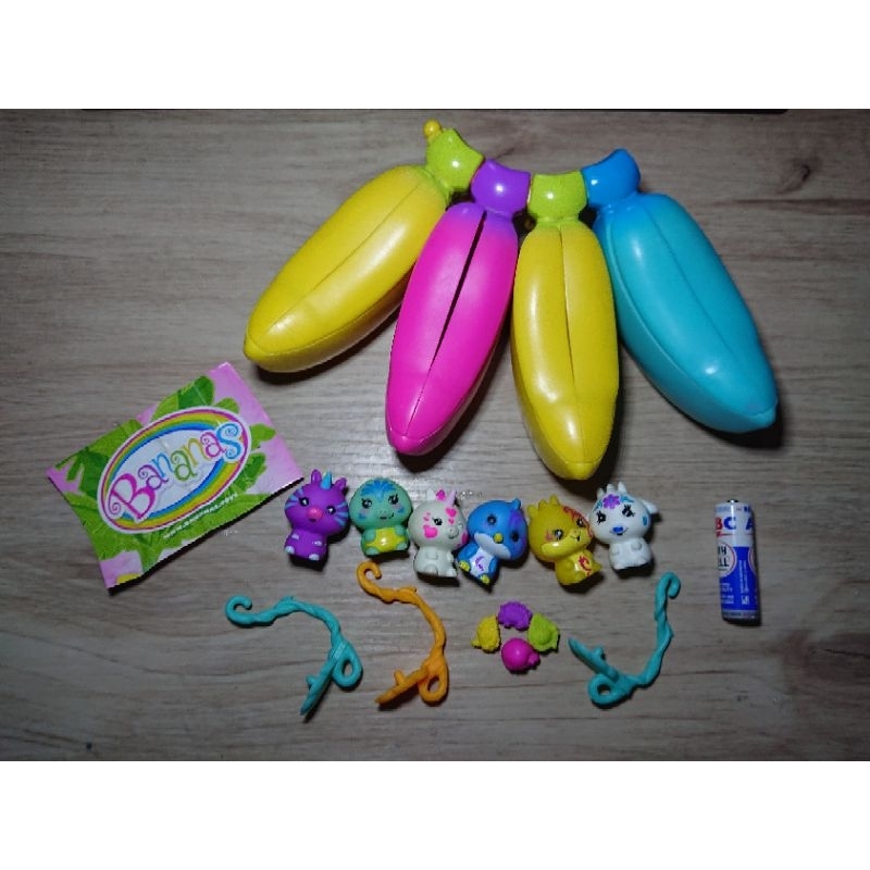 Bananas toys