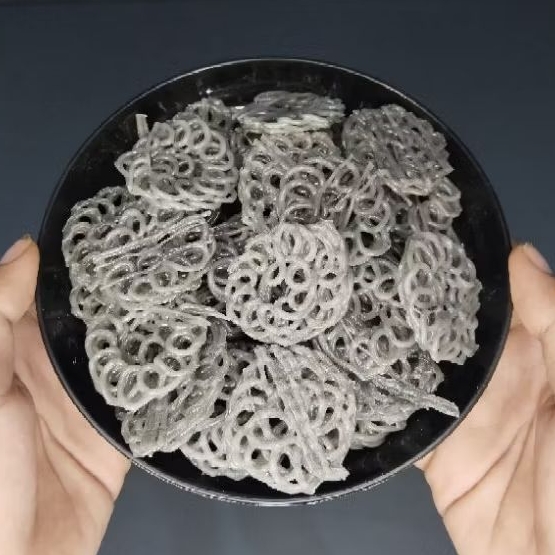 

Kerupuk mawar ikan mentah / Kerupuk seblak mentah