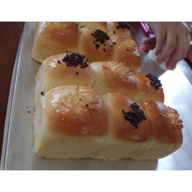 

Roti Hajatan 2 rasa 10x15