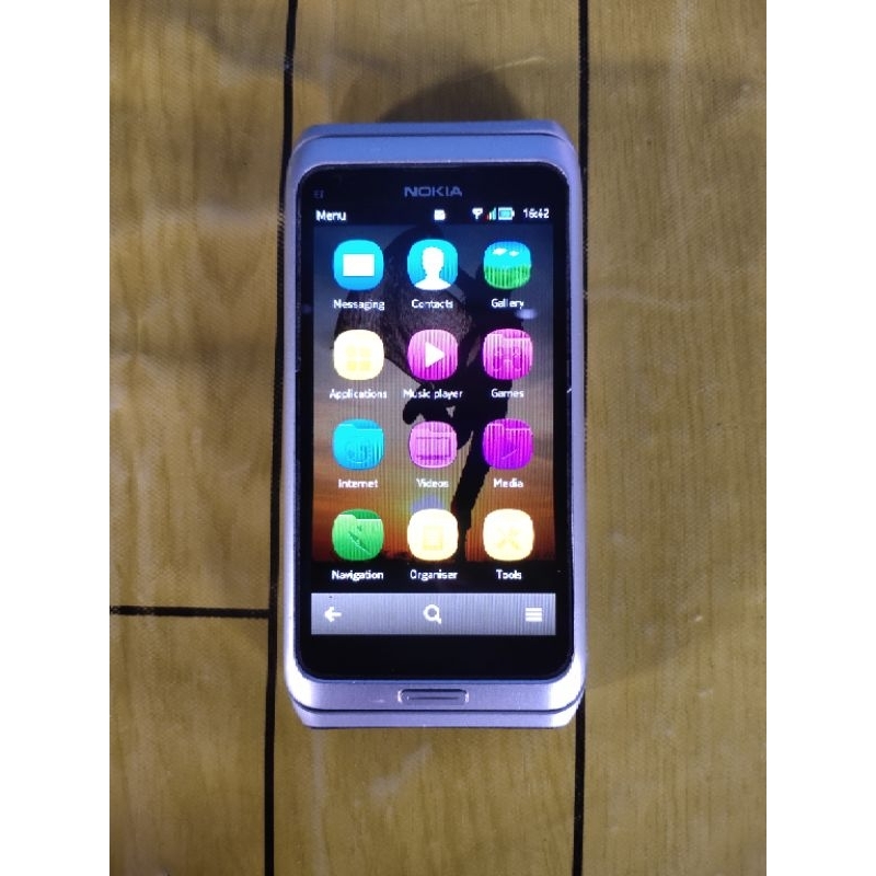Nokia Ponsel NOKIA E7